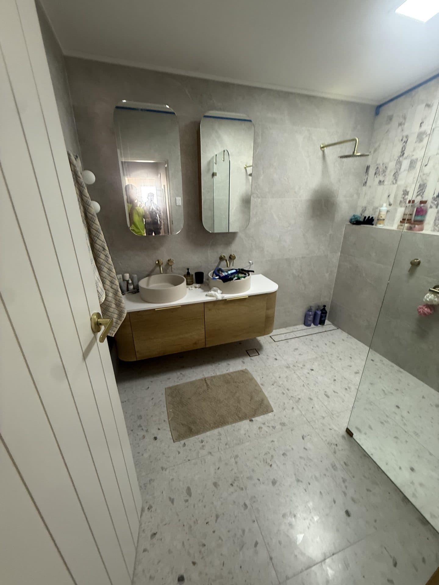Adelaide bathroom before renovation (case 4)